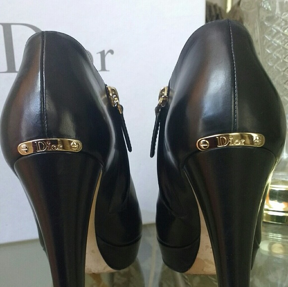 Christian Dior Ankle Bootie - Picture 2 of 5